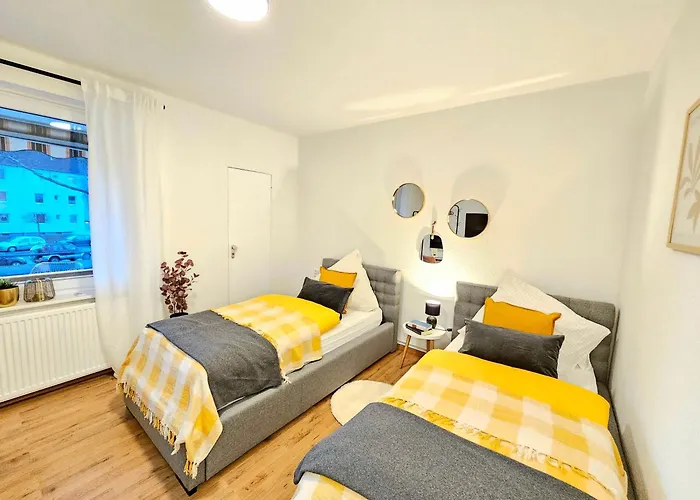 Fewo Honey, Ganze Ferienwohnung Mit 3 Schlafzimmern, Waschmaschine,Businesswohnung, Monteurzimmer