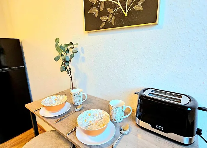 Fewo Honey, Ganze Ferienwohnung Mit 3 Schlafzimmern, Waschmaschine,Businesswohnung, Monteurzimmer