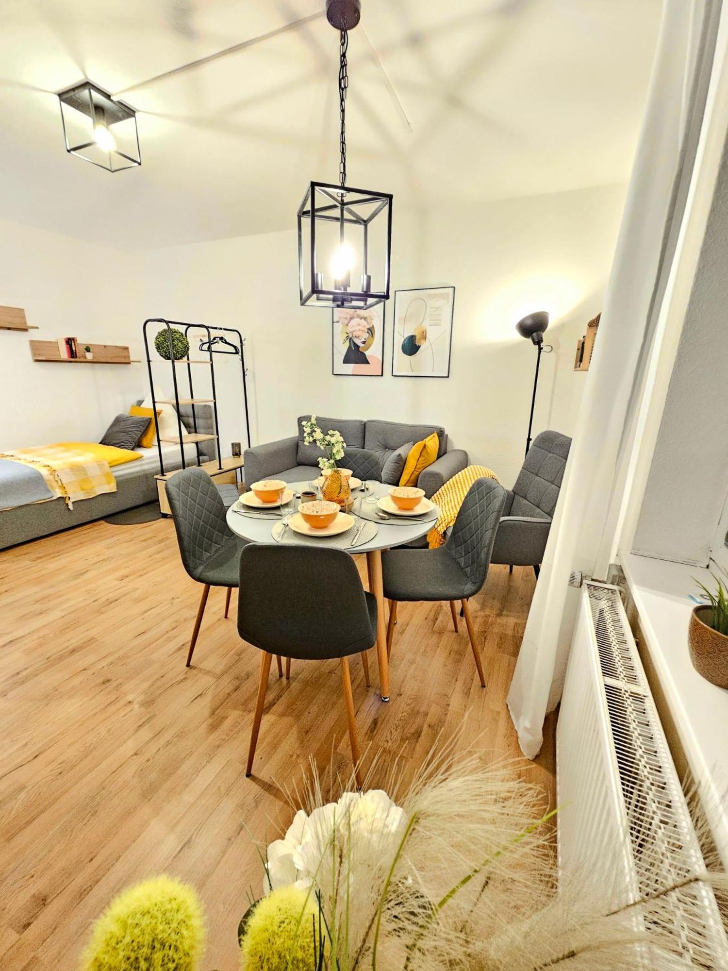 Honey, Ganze Mit 3 Schlafzimmern, Waschmaschine,businesswohnung, Monteurzimmer Salzgitter